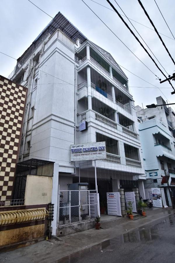 White Bricks Inn 벵갈루루 외부 사진